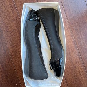 Anne Klein Unice Flat